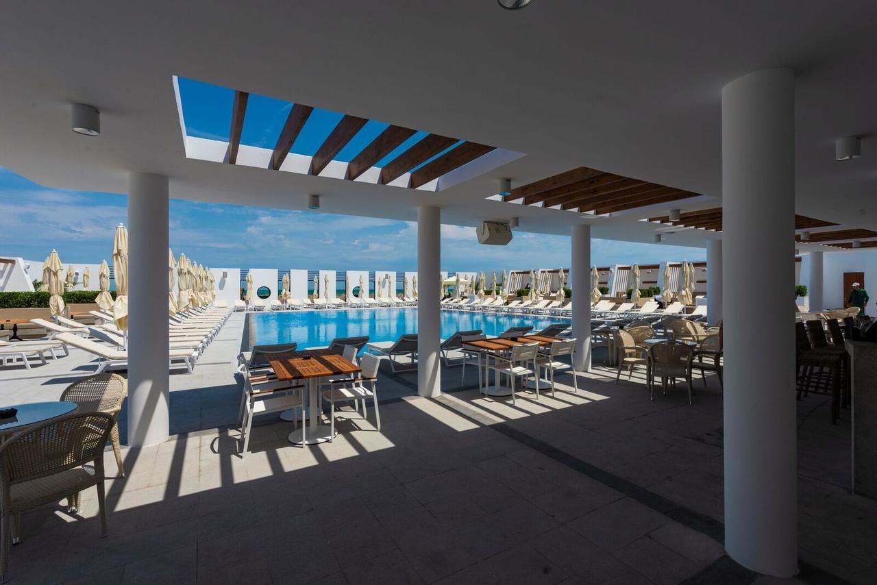 Отель Sea Breeze Resort&Residence Баку-14